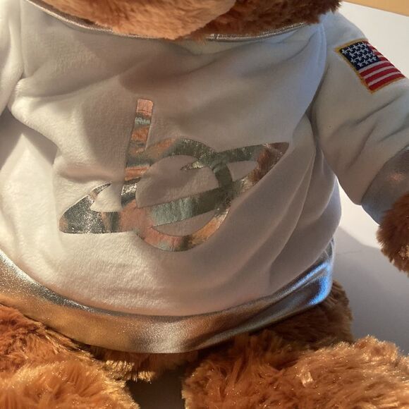 Gund 2019 Gund Bloomingdale Little Brown Bear Astronaut NASA - Picture 3 of 7